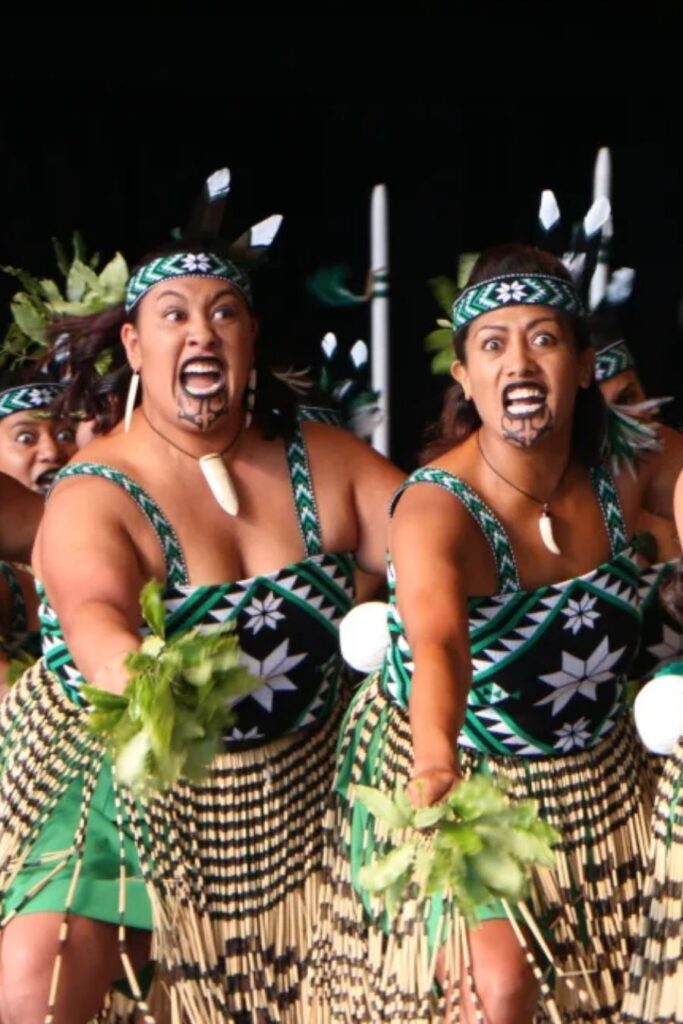 Ngai Tuhoe tribe clothing - New Zealand Traditional Dress Ngai Tuhoe tribe clothing - New Zealand Traditional Dress