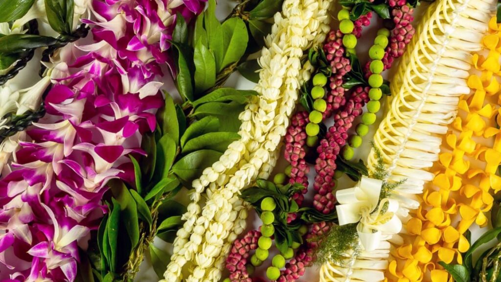 Lei Hawaiian Traditional - hawaiian clothes traditional Lei Hawaiian Traditional