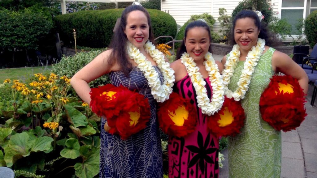 Traditional Hawaiian Outfit for Luau - hawaiian clothes traditional Traditional Hawaiian Outfit for Luau - hawaiian clothes traditional