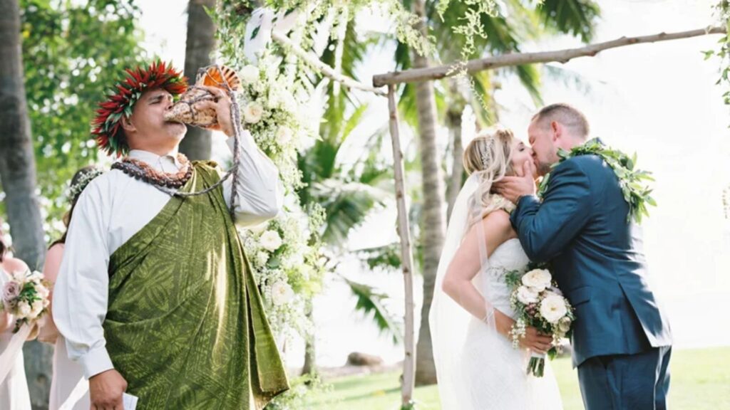 Traditional Hawaiian Wedding Attire - hawaiian clothes traditional Traditional Hawaiian Wedding Attire - hawaiian clothes traditional
