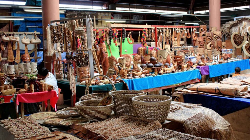 tonga economy - tongan people an open-air market in the Kingdom of Tonga